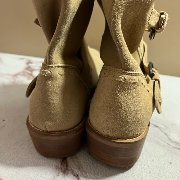 Musse and Cloud Tan Leather Pull On Ankle Boots Buckle Detail Size 10 - Picture 3 of 6